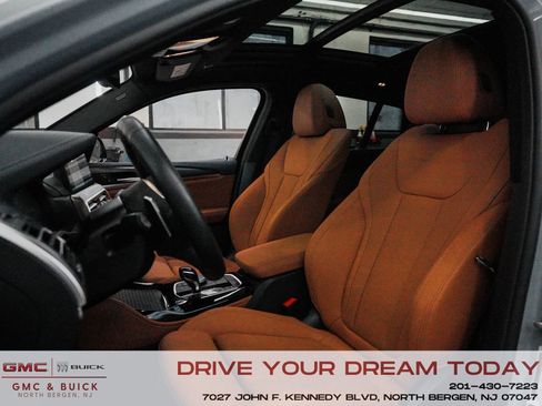 Used 2025 BMW X4 M40i w/ Premium Package image 31