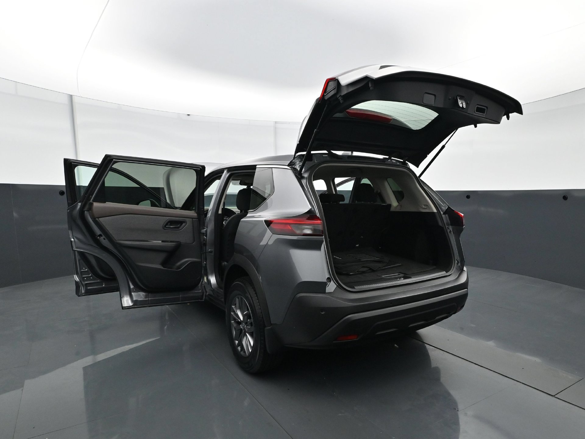 Used 2021 Nissan Rogue S AWD/4WD image 32