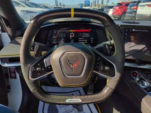 Used 2025 Chevrolet Corvette Z06 image 33