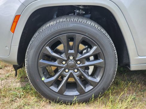 New 2026 Jeep Grand Cherokee L Limited AWD/4WD image 7