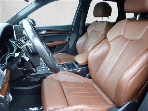 Used 2018 Audi Q5 2.0T Premium Plus w/ Premium Plus Package AWD/4WD image 12