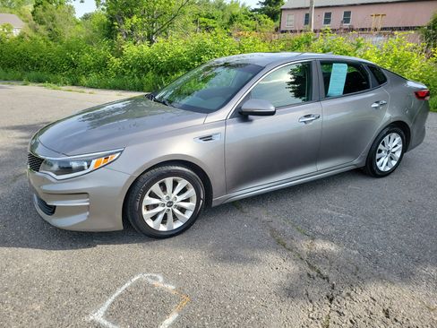 Used 2016 Kia Optima LX w/ Option Group 014 FWD image 1