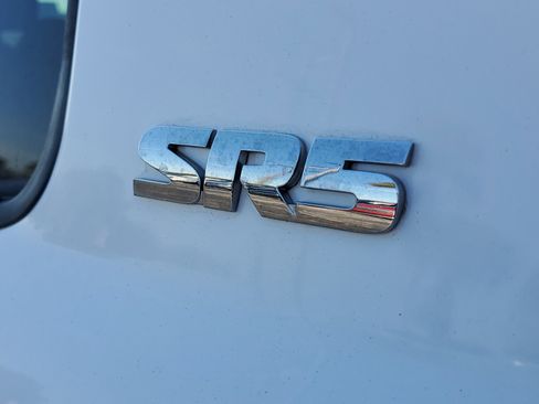 Used 2018 Toyota Tundra SR5 w/ SR5 Upgrade Package image 12