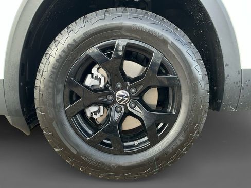 New 2026 Volkswagen Atlas Peak Edition image 14