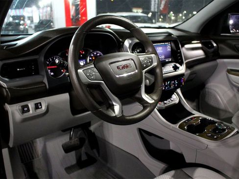 Used 2023 GMC Acadia SLE w/ Driver Convenience Package image 8