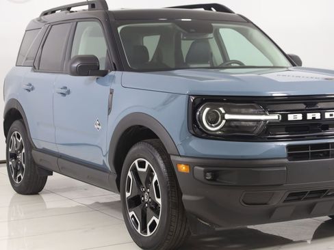 Used 2023 Ford Bronco Sport Outer Banks w/ Tech Package AWD/4WD image 39