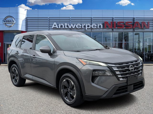 Used 2024 Nissan Rogue SV FWD image 1