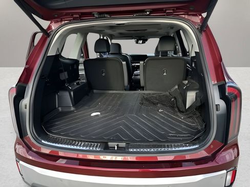 Used 2024 Kia Telluride SX w/ Towing Package image 11