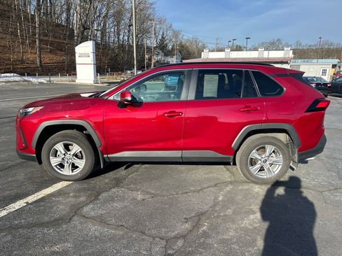 Used 2025 Toyota RAV4 XLE image 3