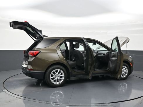 Used 2024 Chevrolet Equinox LT FWD image 29