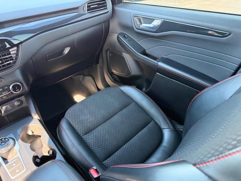 Used 2023 Ford Escape ST-Line image 18