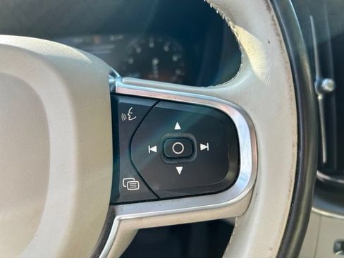 Used 2018 Volvo XC60 T5 Momentum w/ Vision Package AWD/4WD image 15