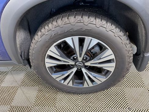 Used 2023 Nissan Rogue SV image 6