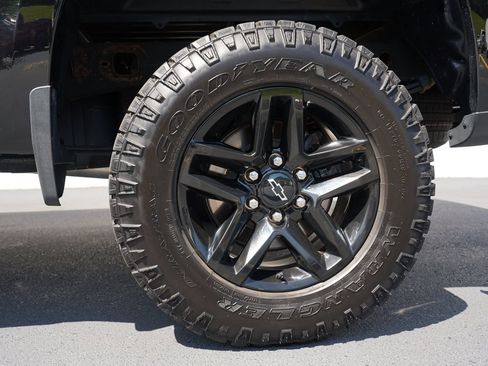 Used 2022 Chevrolet Silverado 1500 LT Trail Boss AWD/4WD image 31