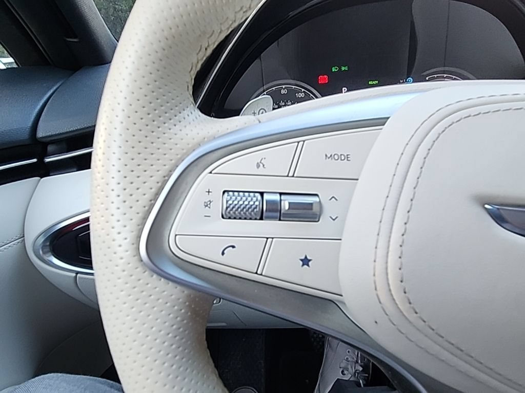 Used 2023 Genesis Electrified GV70 AWD/4WD image 9
