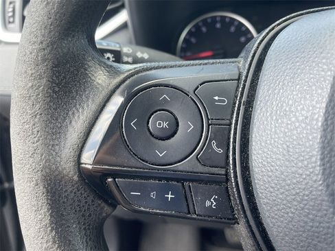 Used 2021 Toyota RAV4 LE image 15