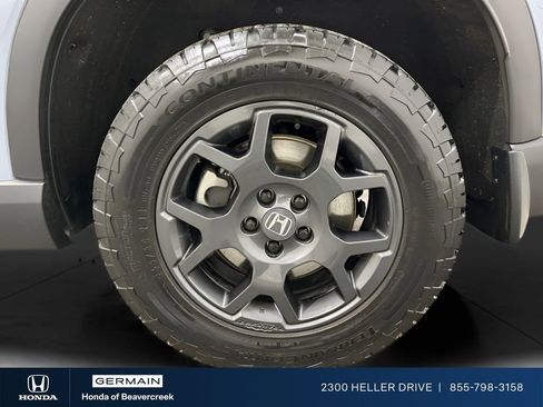 Used 2025 Honda Pilot TrailSport image 19