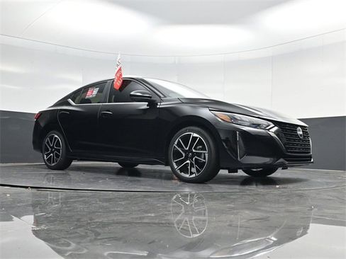 Used 2025 Nissan Sentra SR w/ SR Premium Package image 47