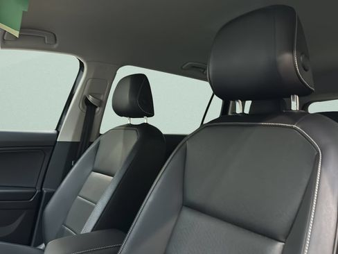 Used 2021 Volkswagen Tiguan SE AWD/4WD image 10