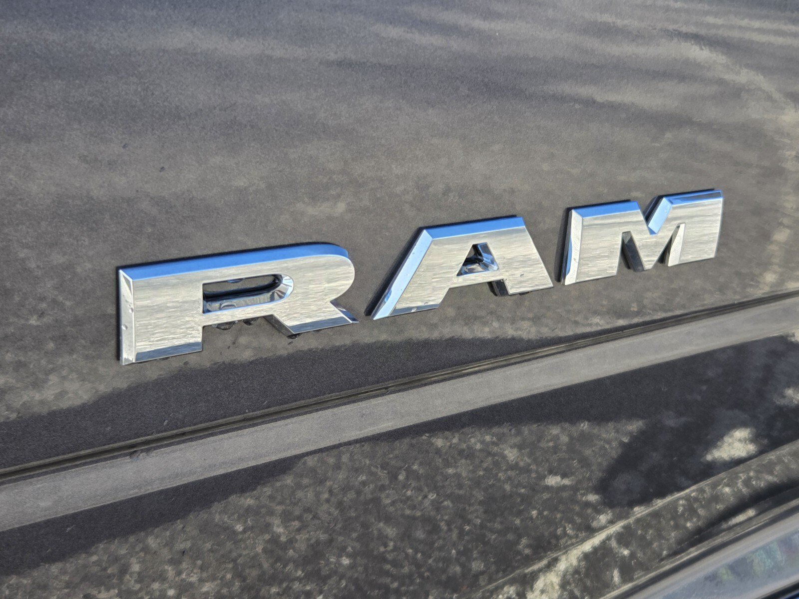 Used 2025 RAM 2500 Laramie AWD/4WD image 21
