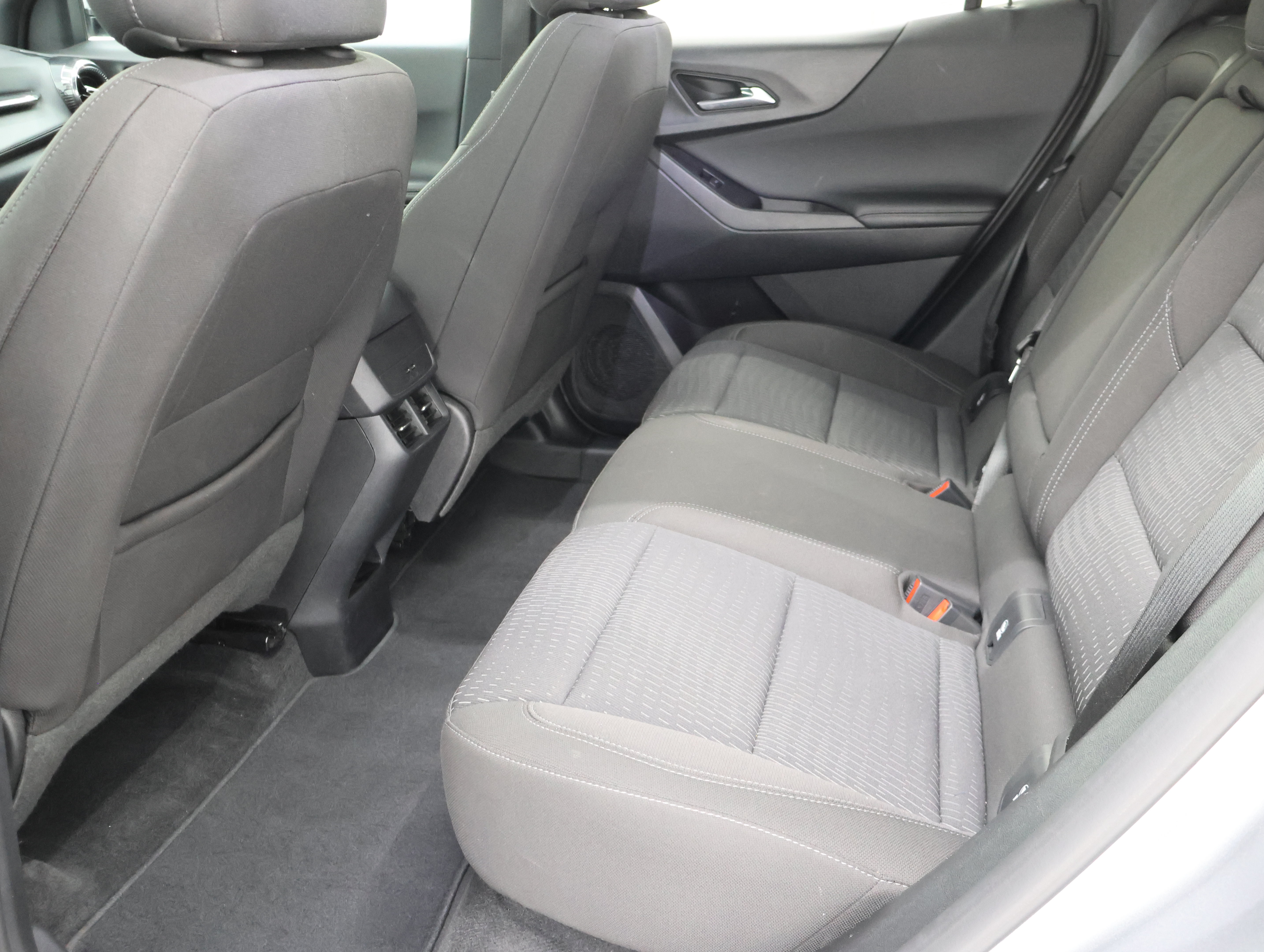 Used 2026 Chevrolet Equinox LT AWD/4WD image 9