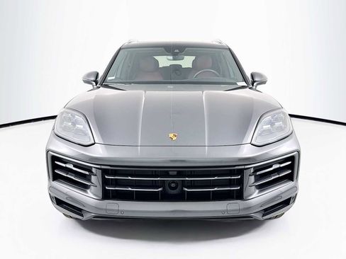 Certified 2025 Porsche Cayenne image 6