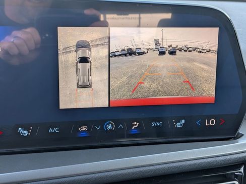 New 2026 Chevrolet Traverse LT w/ Sun and Wheel Package image 26