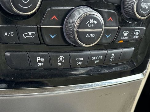 Used 2019 Jeep Grand Cherokee Limited w/ Luxury Group II image 30