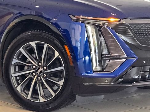 Used 2024 Cadillac Lyriq Sport AWD/4WD image 2
