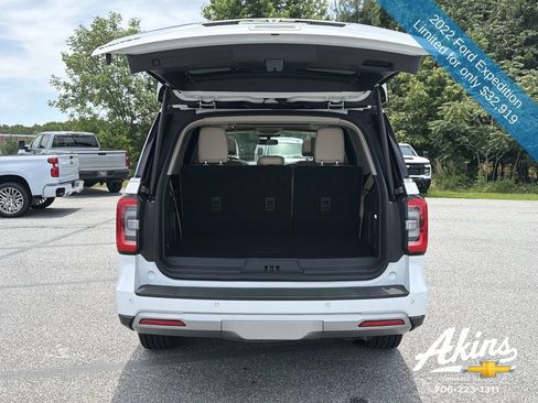 Used 2022 Ford Expedition Limited RWD image 4