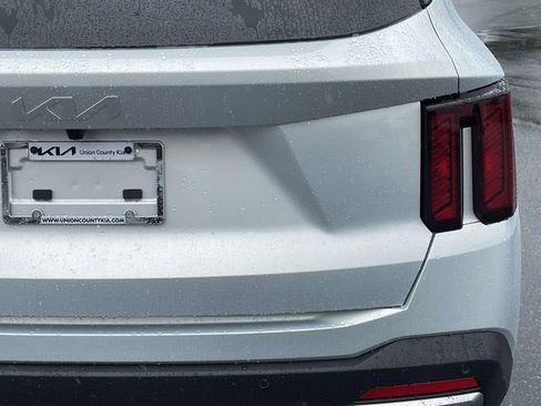 New 2026 Kia Sorento EX image 11