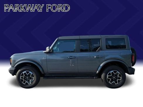 Used 2024 Ford Bronco Outer Banks AWD/4WD image 2