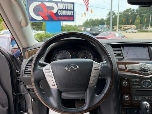 Used 2017 INFINITI QX80 4WD w/ Driver Assistance Package image 14
