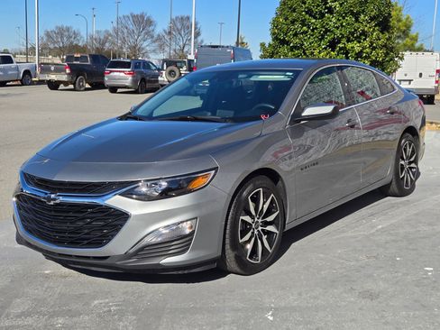 Used 2025 Chevrolet Malibu RS image 3