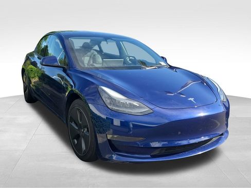 Used 2023 Tesla Model 3 Standard Range RWD image 1