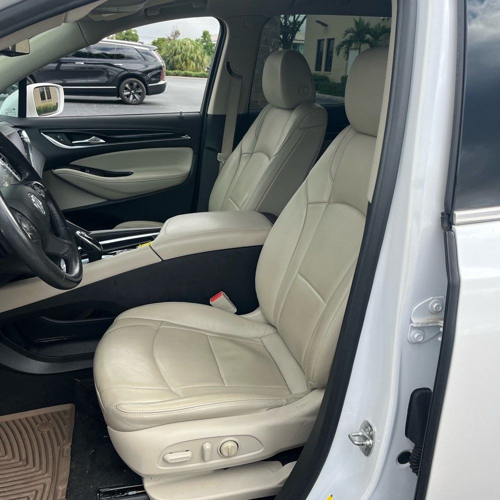 Used 2019 Buick Enclave Essence FWD image 5