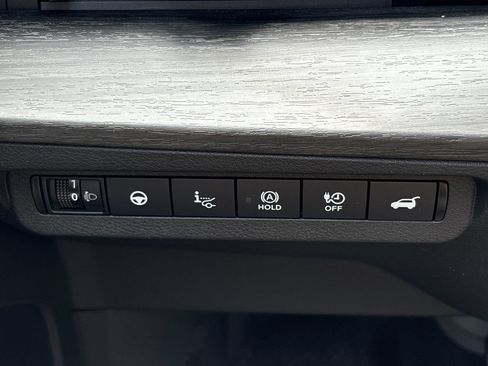 Certified 2023 Nissan Ariya FWD image 16
