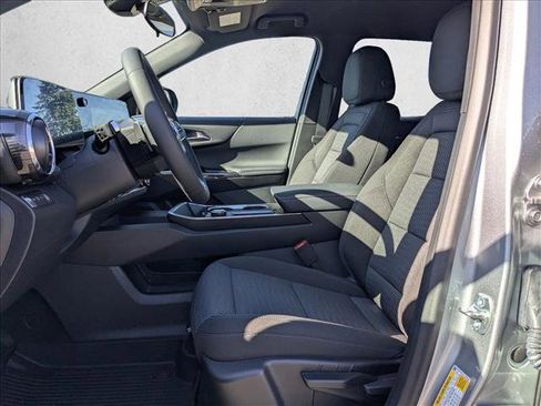 New 2026 Chevrolet Equinox LT w/ LPO, Floor Liner Package image 4