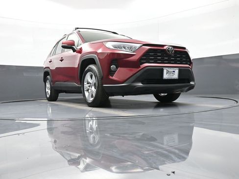 Certified 2019 Toyota RAV4 XLE w/ Convenience Package image 28
