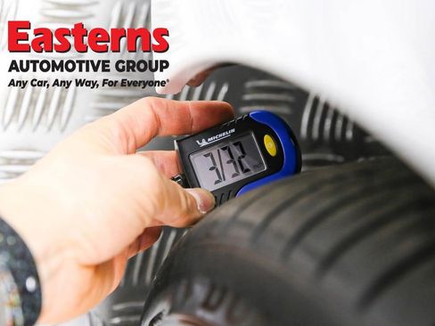 Used 2025 Toyota Corolla SE image 27