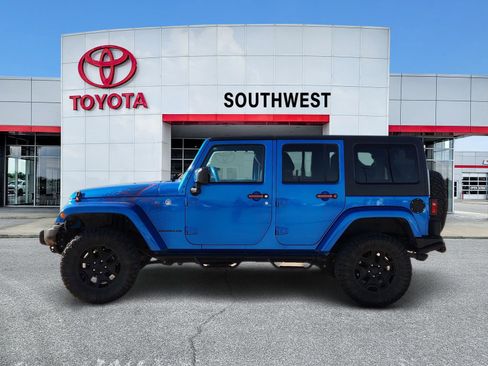 Used 2016 Jeep Wrangler Unlimited Sahara image 3