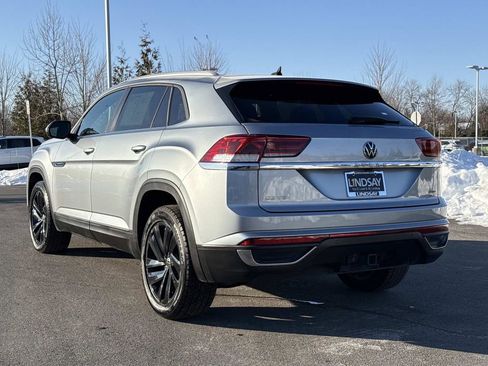 Used 2022 Volkswagen Atlas Cross Sport SE w/ Panoramic Sunroof Package image 4