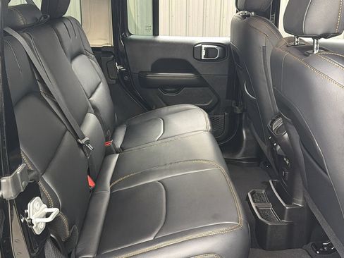 Used 2025 Jeep Wrangler Unlimited Sahara w/ Safety Group AWD/4WD image 36