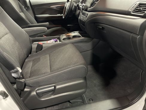 Used 2023 Honda Ridgeline Sport image 14