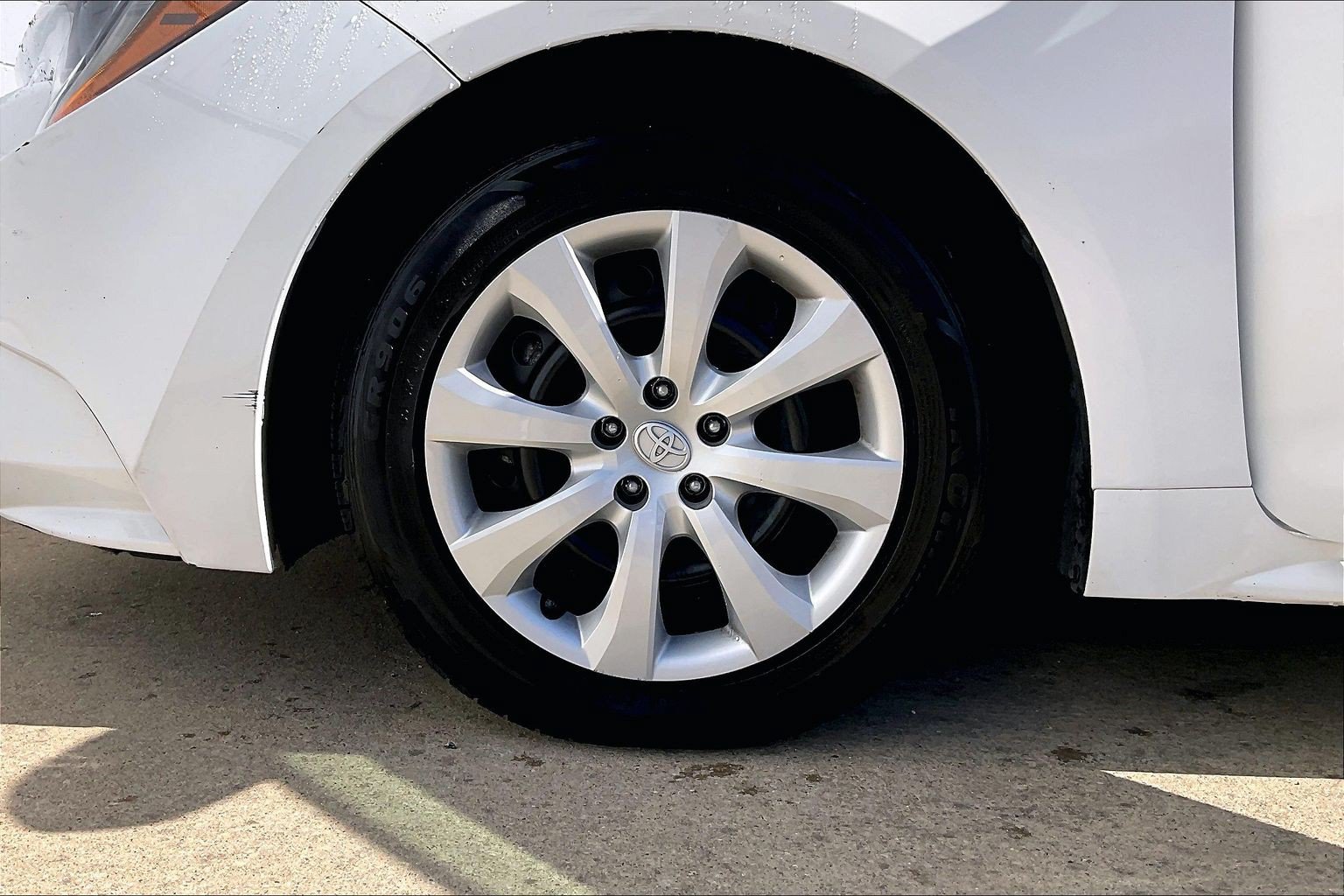 Used 2024 Toyota Corolla LE FWD image 11