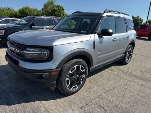 Certified 2023 Ford Bronco Sport Outer Banks w/ Tech Package AWD/4WD image 2