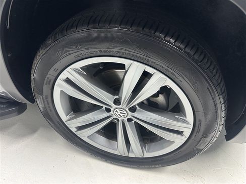 Used 2019 Volkswagen Atlas SEL R-Line FWD image 15