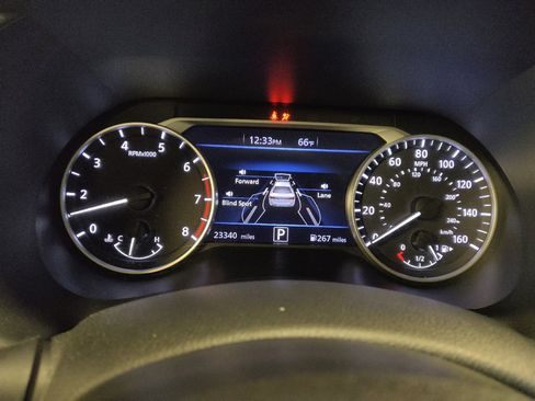 Used 2025 Nissan Sentra SV FWD image 23