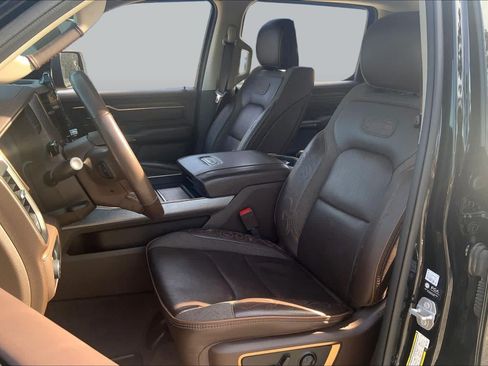 Used 2025 RAM 1500 Limited AWD/4WD image 8