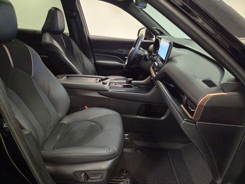 Used 2024 Toyota Grand Highlander AWD Hybrid image 17